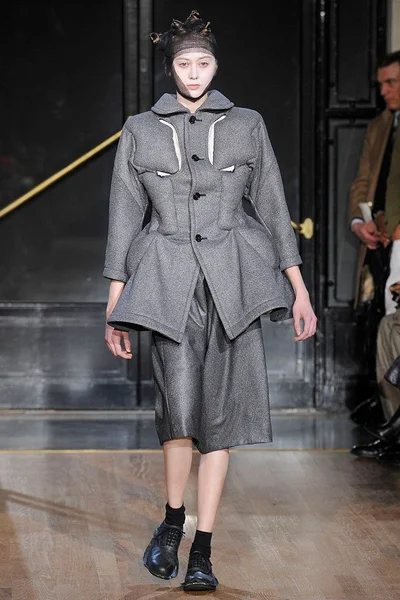 Look 28